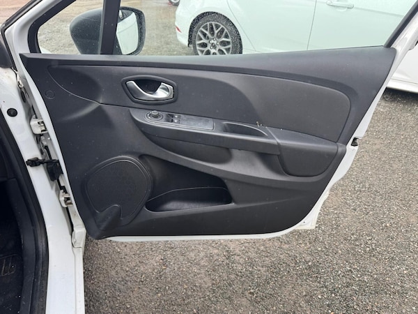 Used Renault Clio 2016 for sale - 76109527: Photo 17