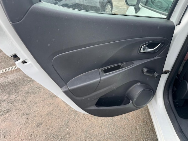 Used Renault Clio 2016 for sale - 76109527: Photo 19