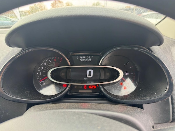 Used Renault Clio 2016 for sale - 76109527: Photo 24