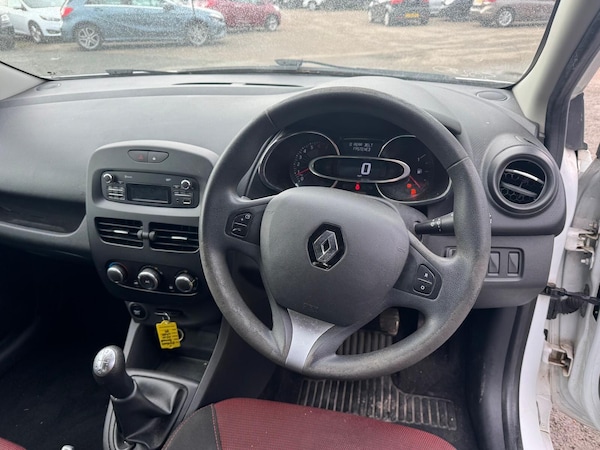 Used Renault Clio 2016 for sale - 76109527: Photo 27