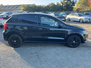 Used Volkswagen Polo 2016 for sale - 76199977: Photo