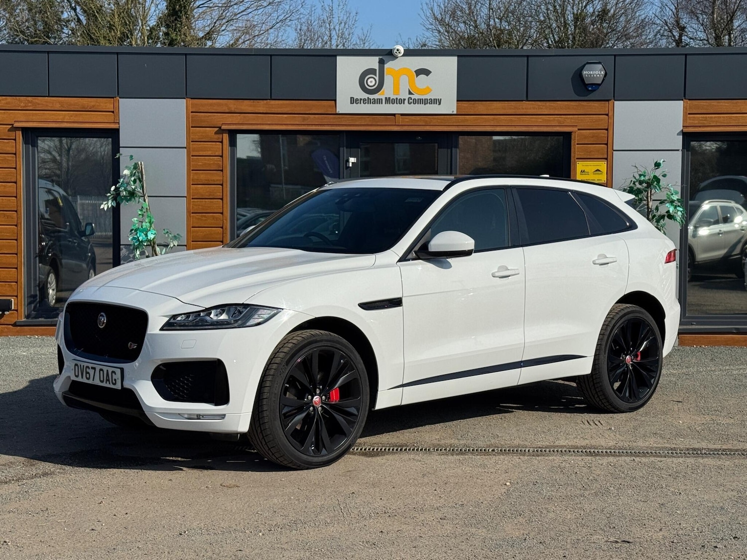 Used Jaguar F-Pace 2017 for sale - 77934201: Photo 1