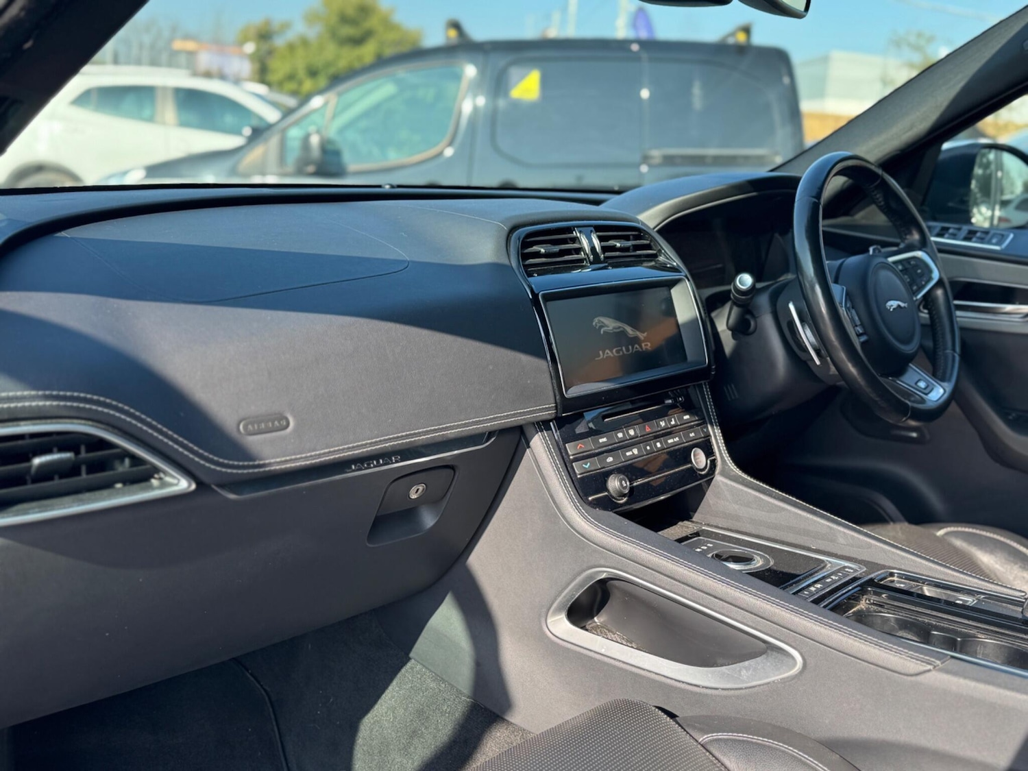 Used Jaguar F-Pace 2017 for sale - 77934201: Photo 12