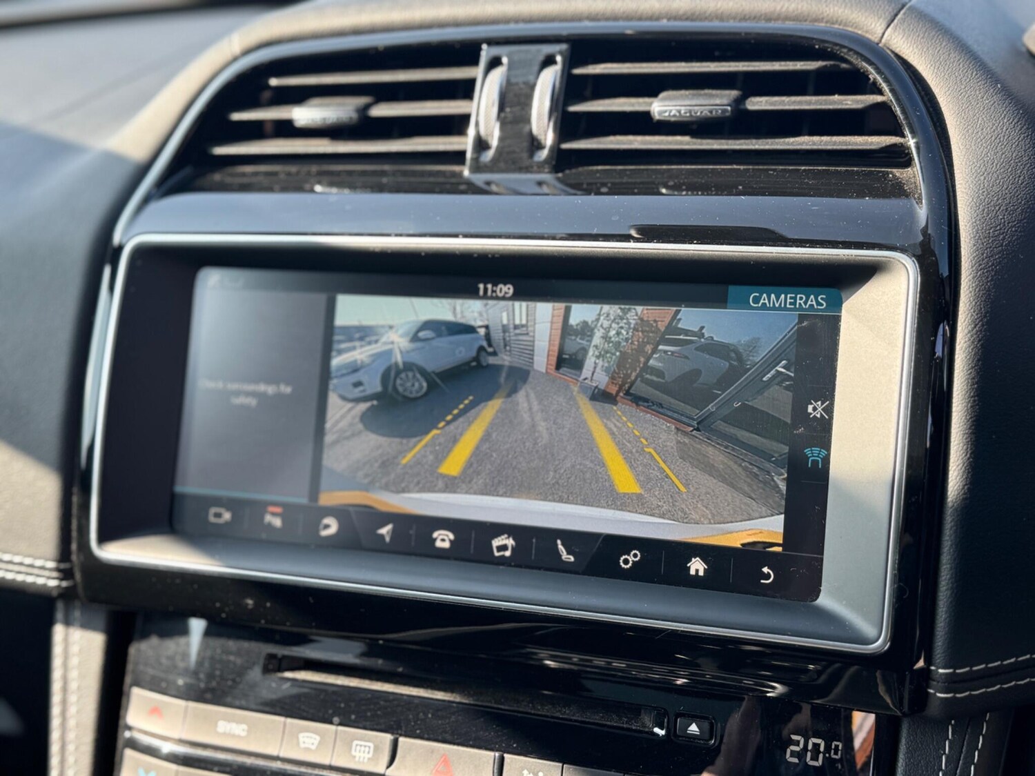 Used Jaguar F-Pace 2017 for sale - 77934201: Photo 23