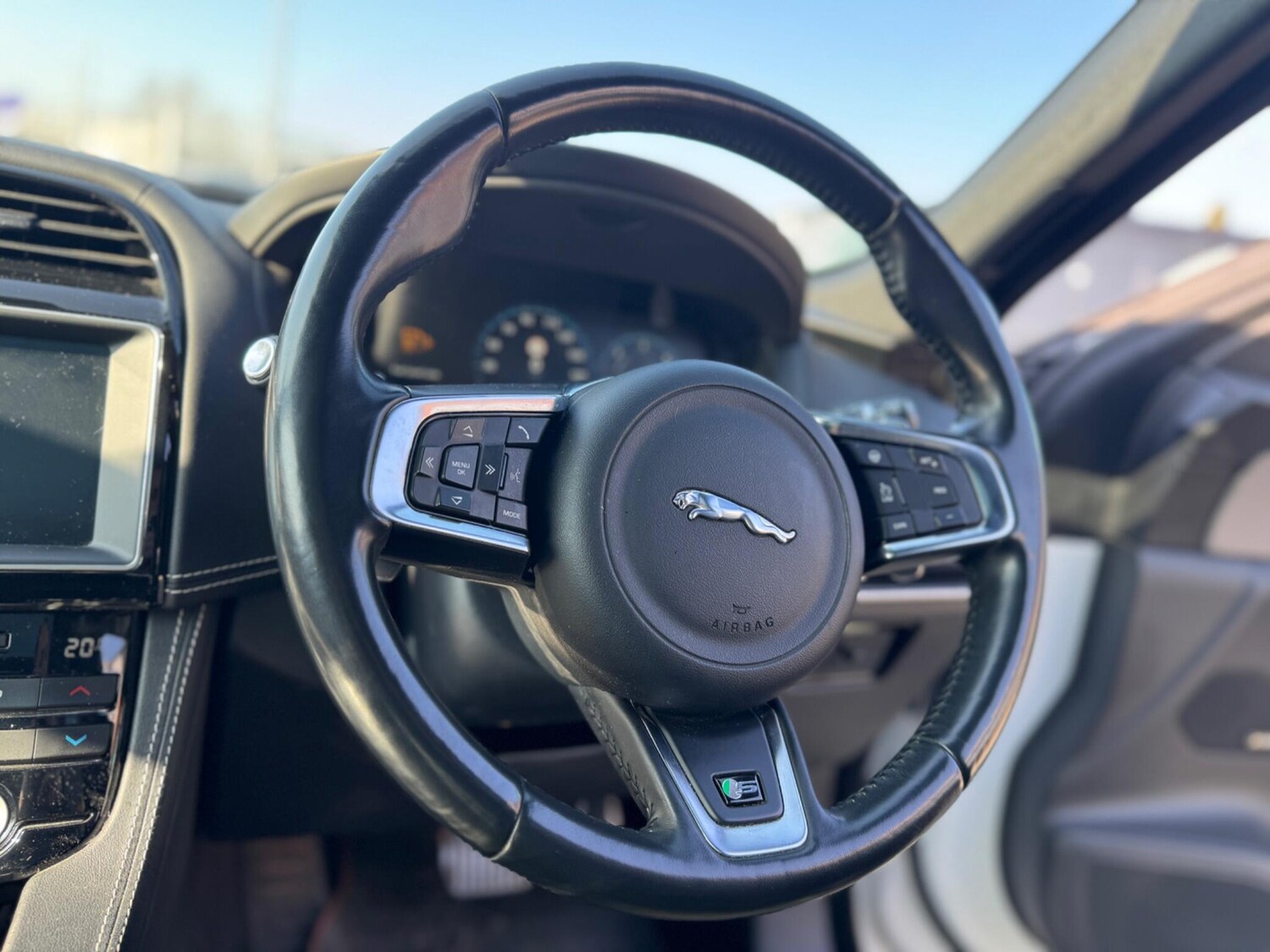 Used Jaguar F-Pace 2017 for sale - 77934201: Photo 25