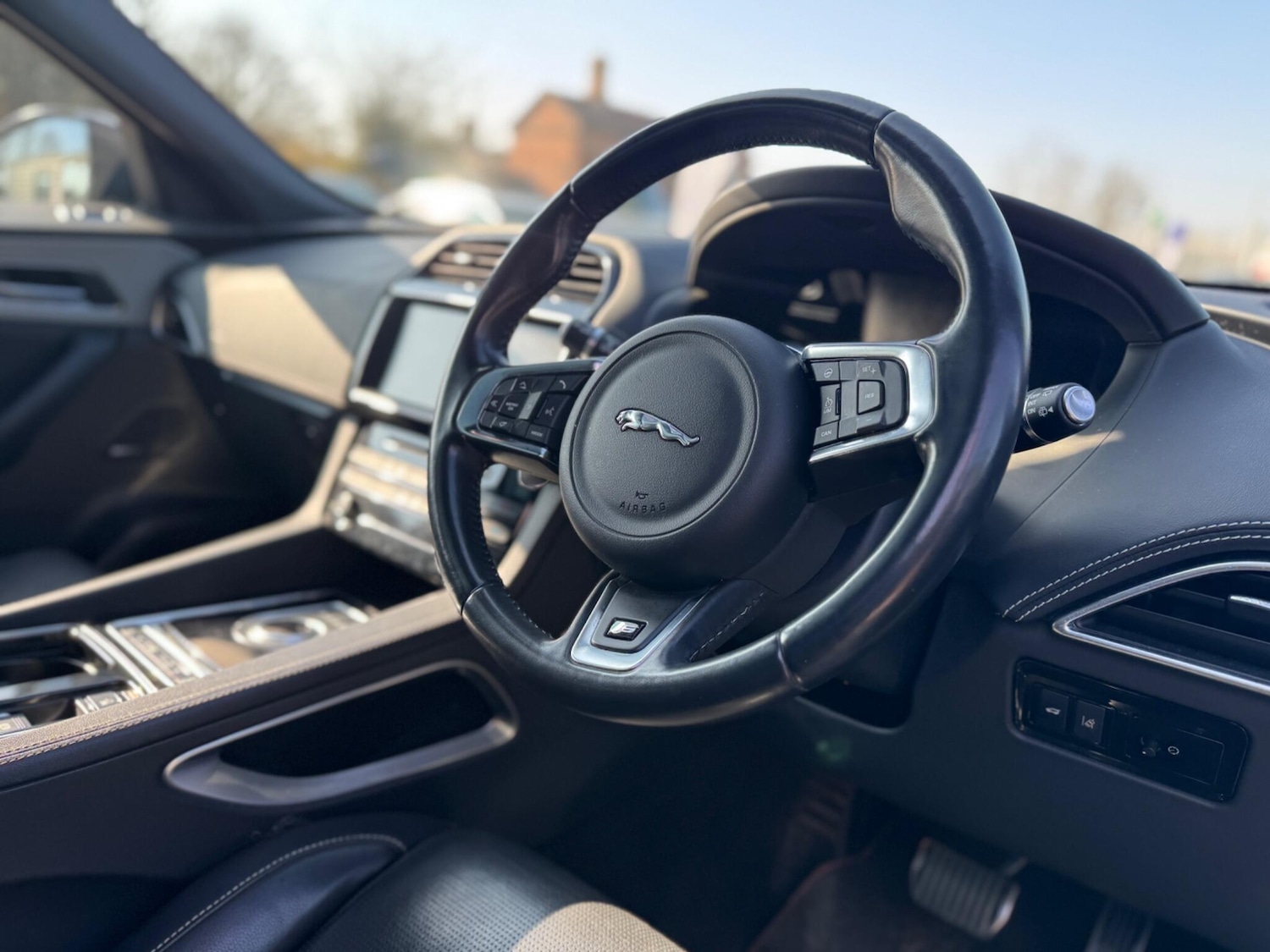 Used Jaguar F-Pace 2017 for sale - 77934201: Photo 8