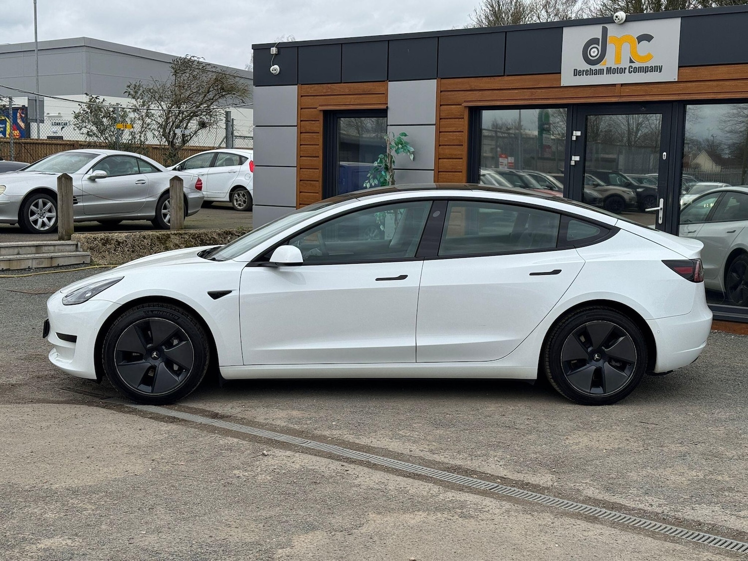 Used Tesla Model 3 2022 for sale - 77934140: Photo 2