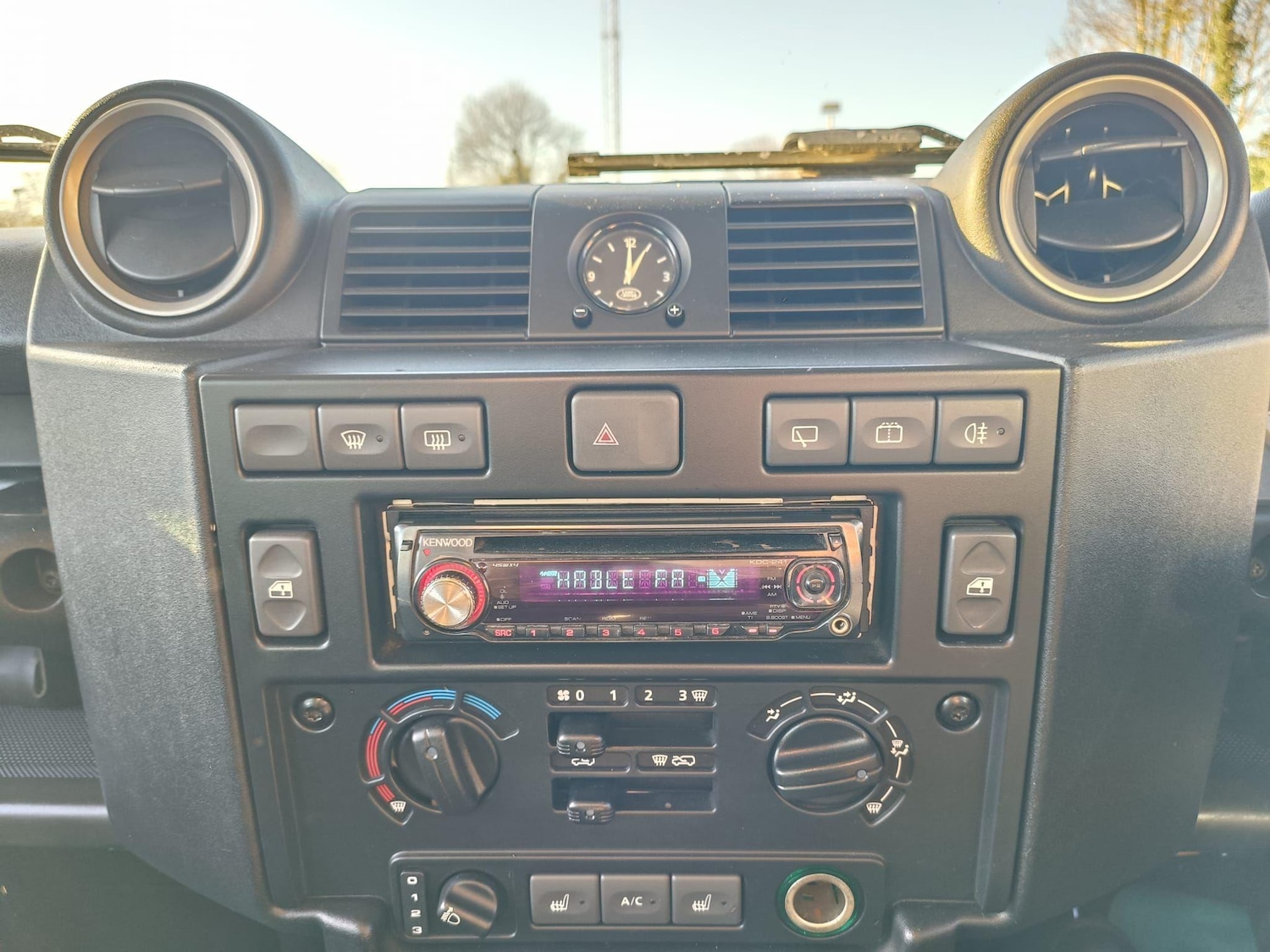 Used Land Rover Defender 2011 for sale - 77934155: Photo 17