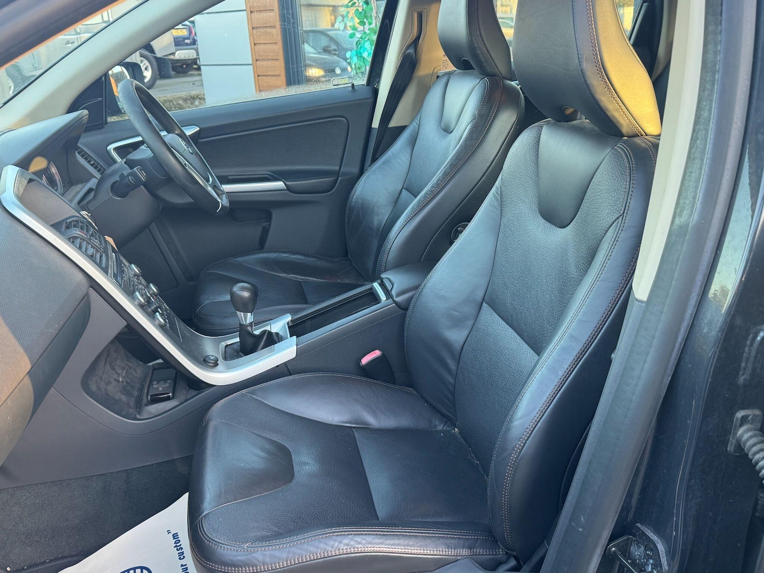 Used Volvo XC60 2010 for sale - 76370264: Photo 10