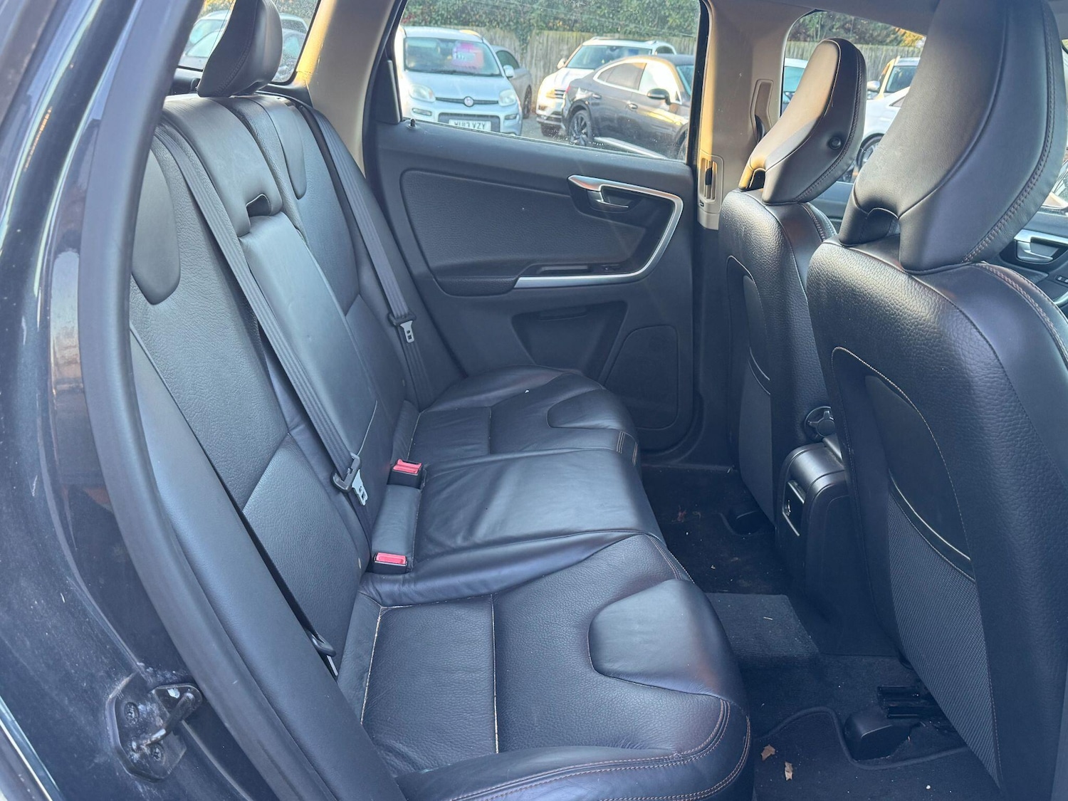 Used Volvo XC60 2010 for sale - 76370264: Photo 16