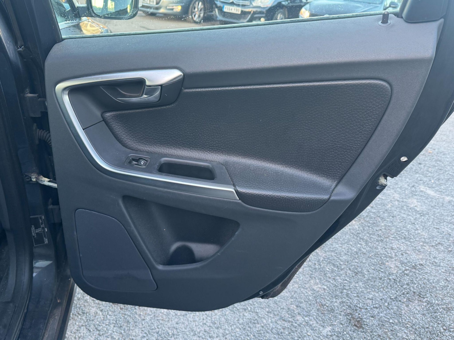 Used Volvo XC60 2010 for sale - 76370264: Photo 17