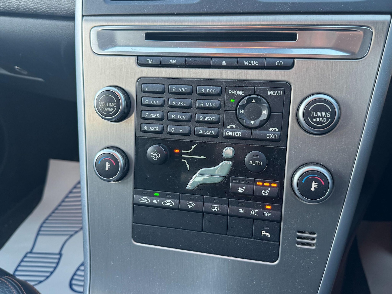 Used Volvo XC60 2010 for sale - 76370264: Photo 22