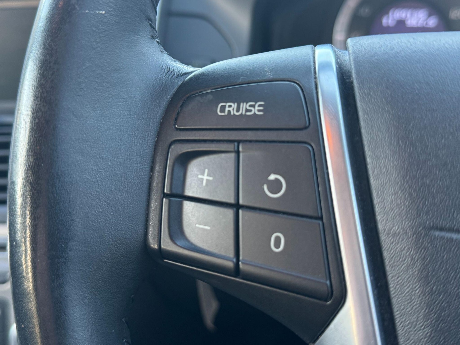 Used Volvo XC60 2010 for sale - 76370264: Photo 27