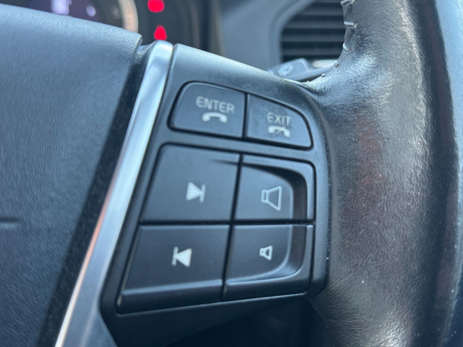 Used Volvo XC60 2010 for sale - 76370264: Photo 28