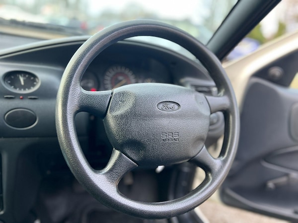 Used Ford Escort 2001 for sale - 74810094: Photo 19