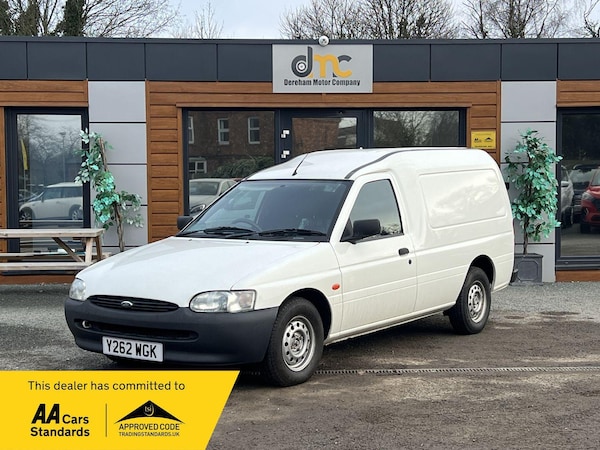 Used Ford Escort 2001 for sale - 74810094: Photo 1