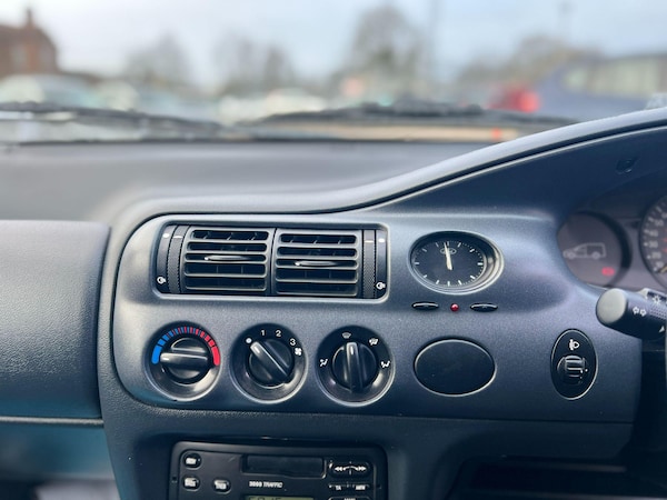 Used Ford Escort 2001 for sale - 74810094: Photo 21