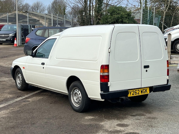 Used Ford Escort 2001 for sale - 74810094: Photo 5