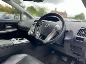 Used Toyota Prius+ 2019 for sale - 74777558: Photo