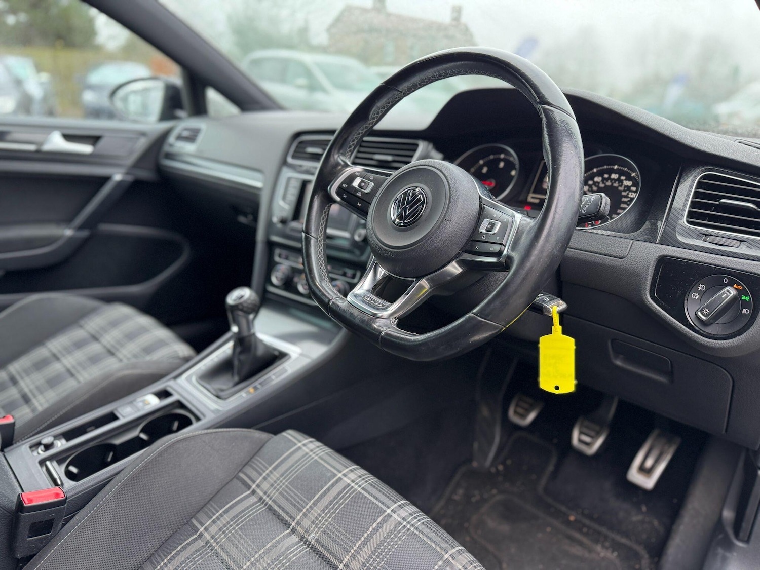 Used Volkswagen Golf 2015 for sale - 76824733: Photo 10