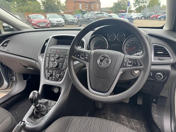 Used Vauxhall Astra 2014 for sale - 76314900: Photo 8