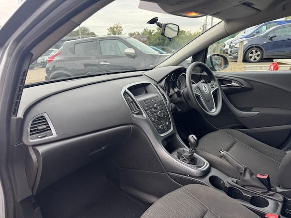 Used Vauxhall Astra 2014 for sale - 76314900: Photo 9