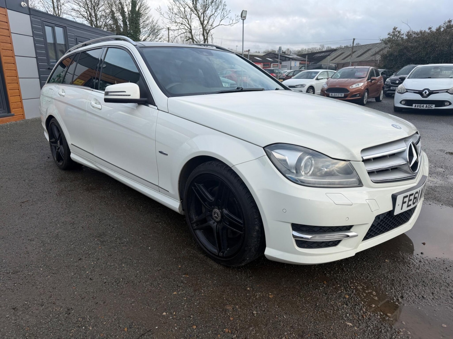 Used Mercedes-Benz C Class 2011 for sale - 77934156: Photo 3