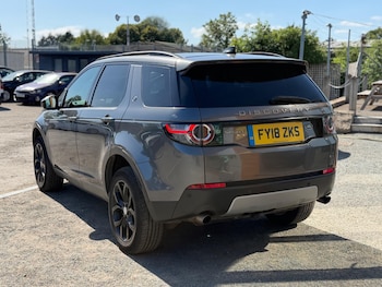 Used Land Rover Discovery Sport 2018 for sale - 79092736: Photo