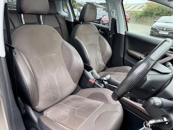 Used Peugeot 2008 2015 for sale - 78933601: Photo