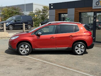 Used Peugeot 2008 2015 for sale - 79401352: Photo