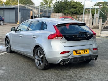 Used Volvo V40 2018 for sale - 79475372: Photo
