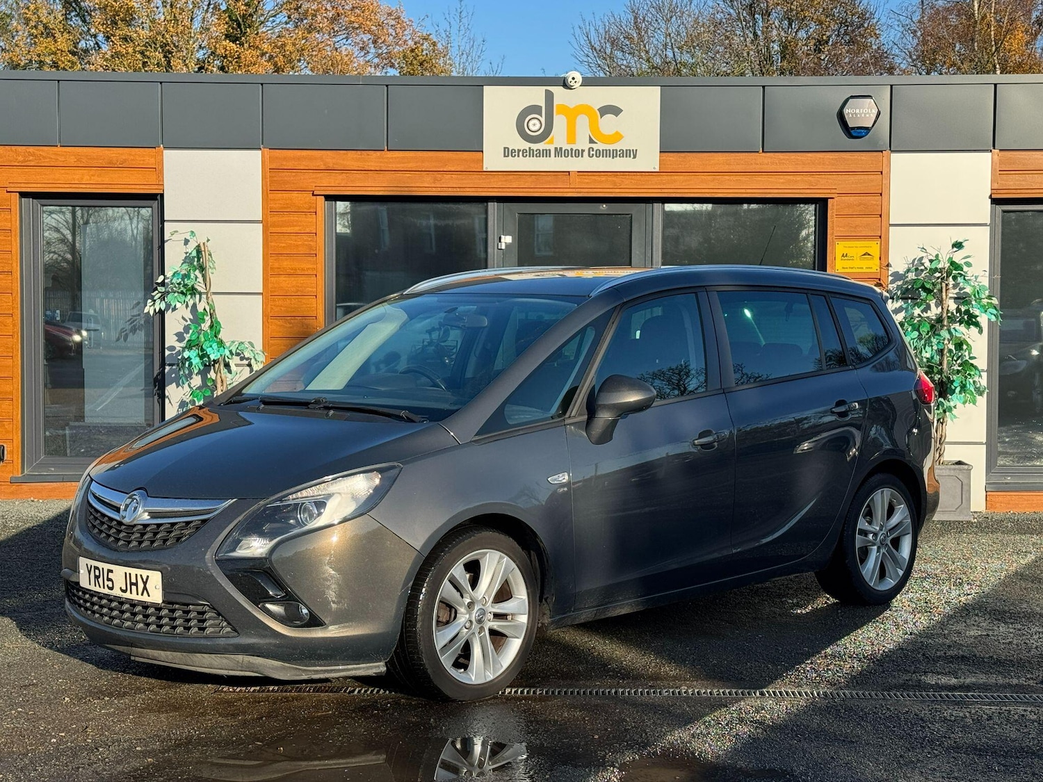 Used Vauxhall Zafira Tourer 2015 for sale - 76801482: Photo 1