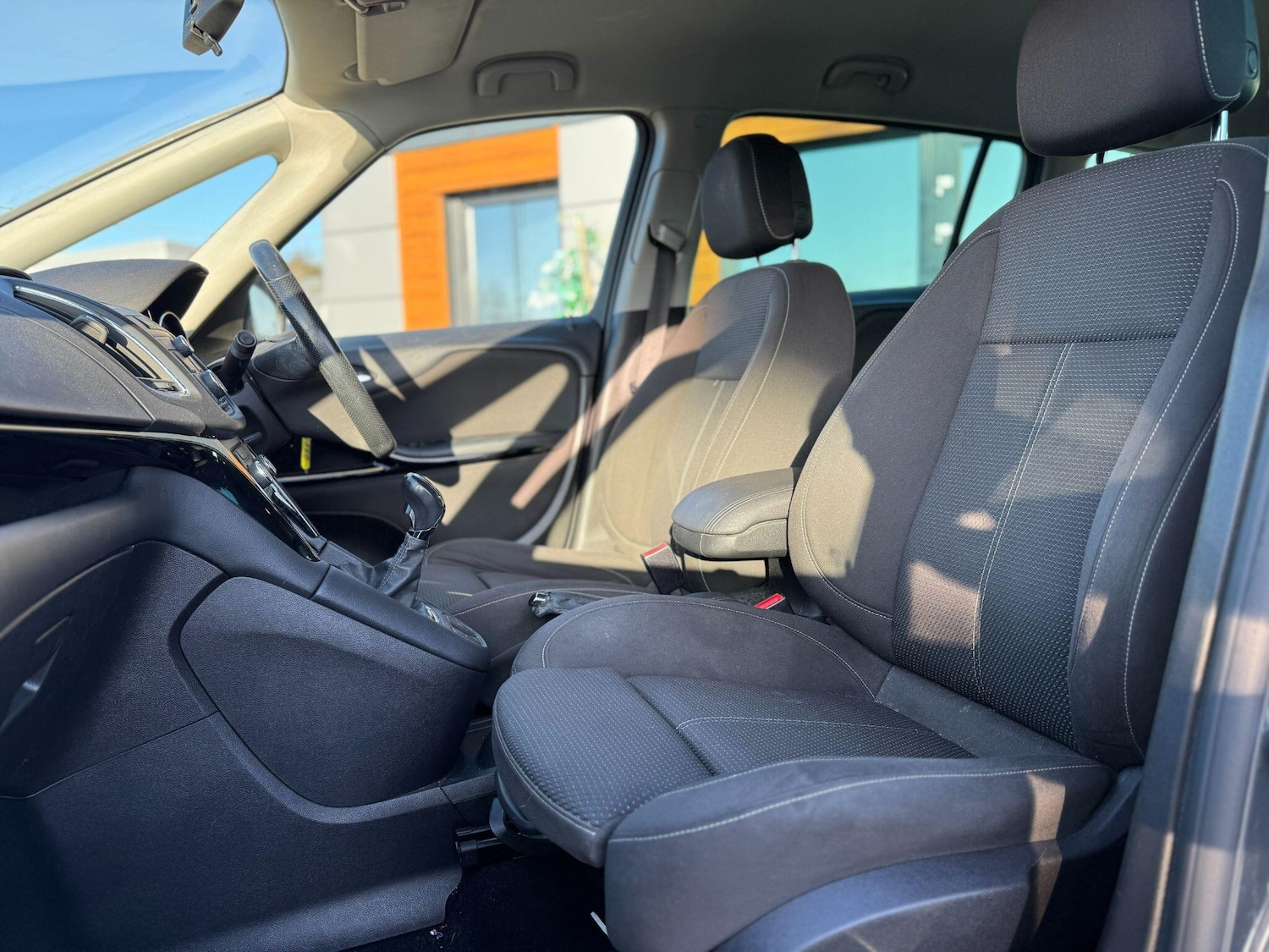 Used Vauxhall Zafira Tourer 2015 for sale - 76801482: Photo 11