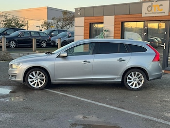 Used Volvo V60 2015 for sale - 76658969: Photo