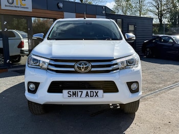 Used Toyota Hilux 2017 for sale - 79475620: Photo