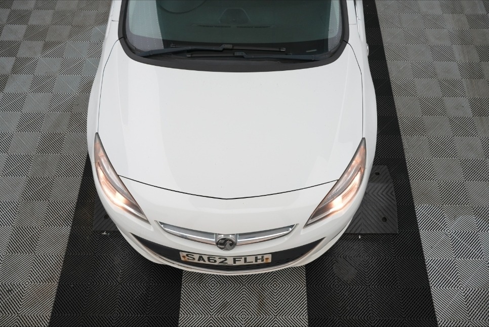 Used Vauxhall Astra 2012 for sale - 77502954: Photo 2
