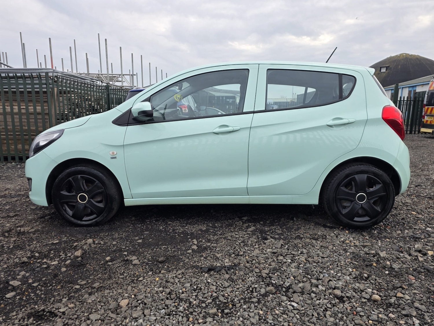 Used Vauxhall Viva 2017 for sale - 76651008: Photo 2