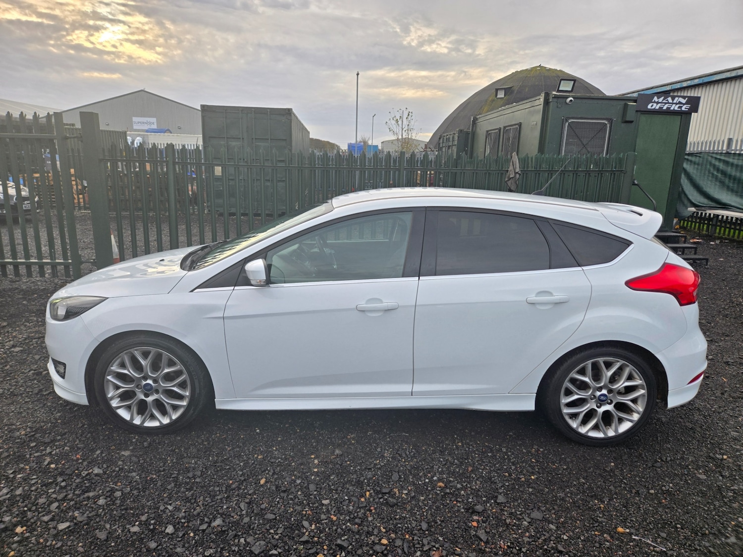 Used Ford Focus 2015 for sale - 76650432: Photo 3