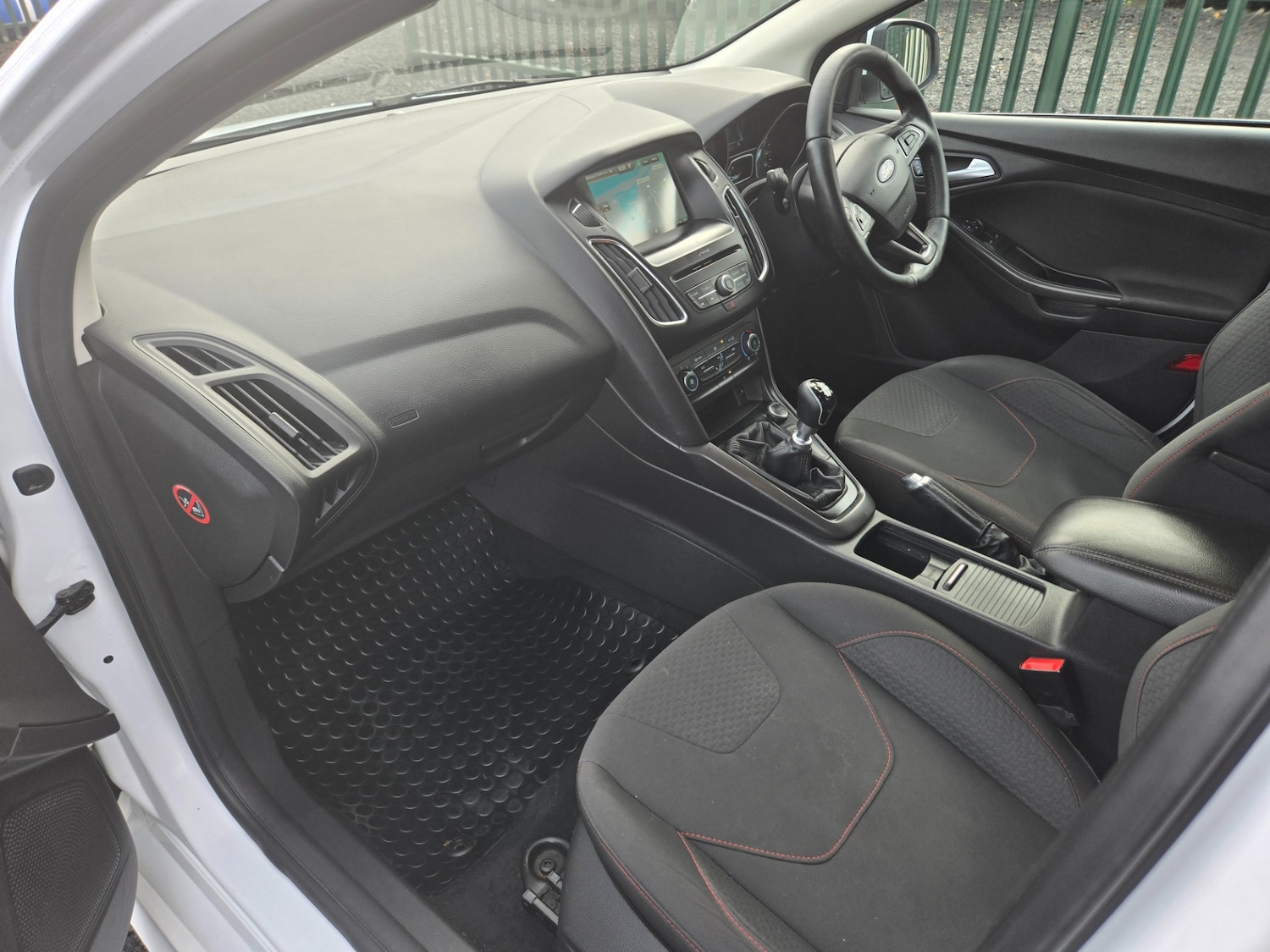 Used Ford Focus 2015 for sale - 76650432: Photo 9