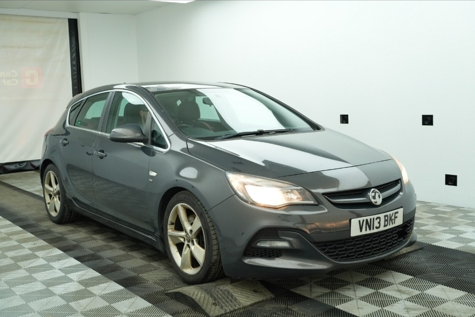 Used Vauxhall Astra 2013 for sale - 78028294: Photo 2