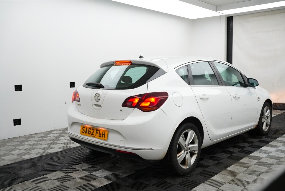 Used Vauxhall Astra 2012 for sale - 77798632: Photo 3