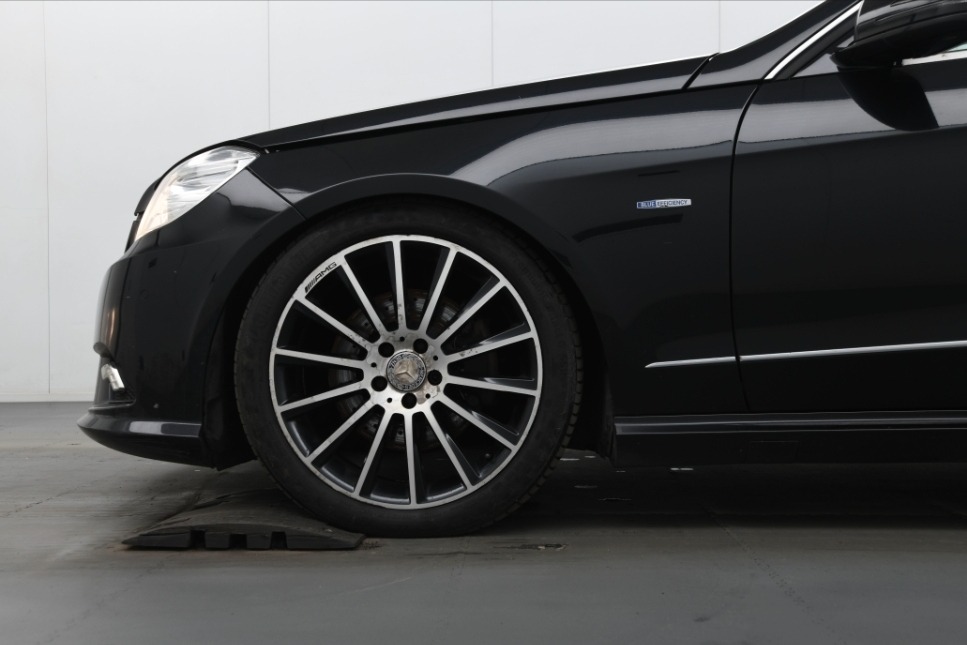 Used Mercedes-Benz E Class 2010 for sale - 77213799: Photo 7