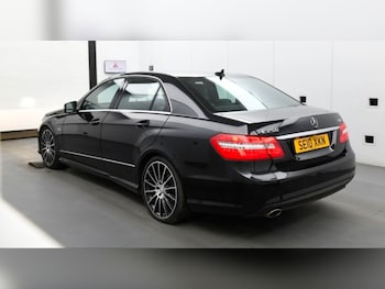 Used Mercedes-Benz E Class 2010 for sale - 76951450: Photo