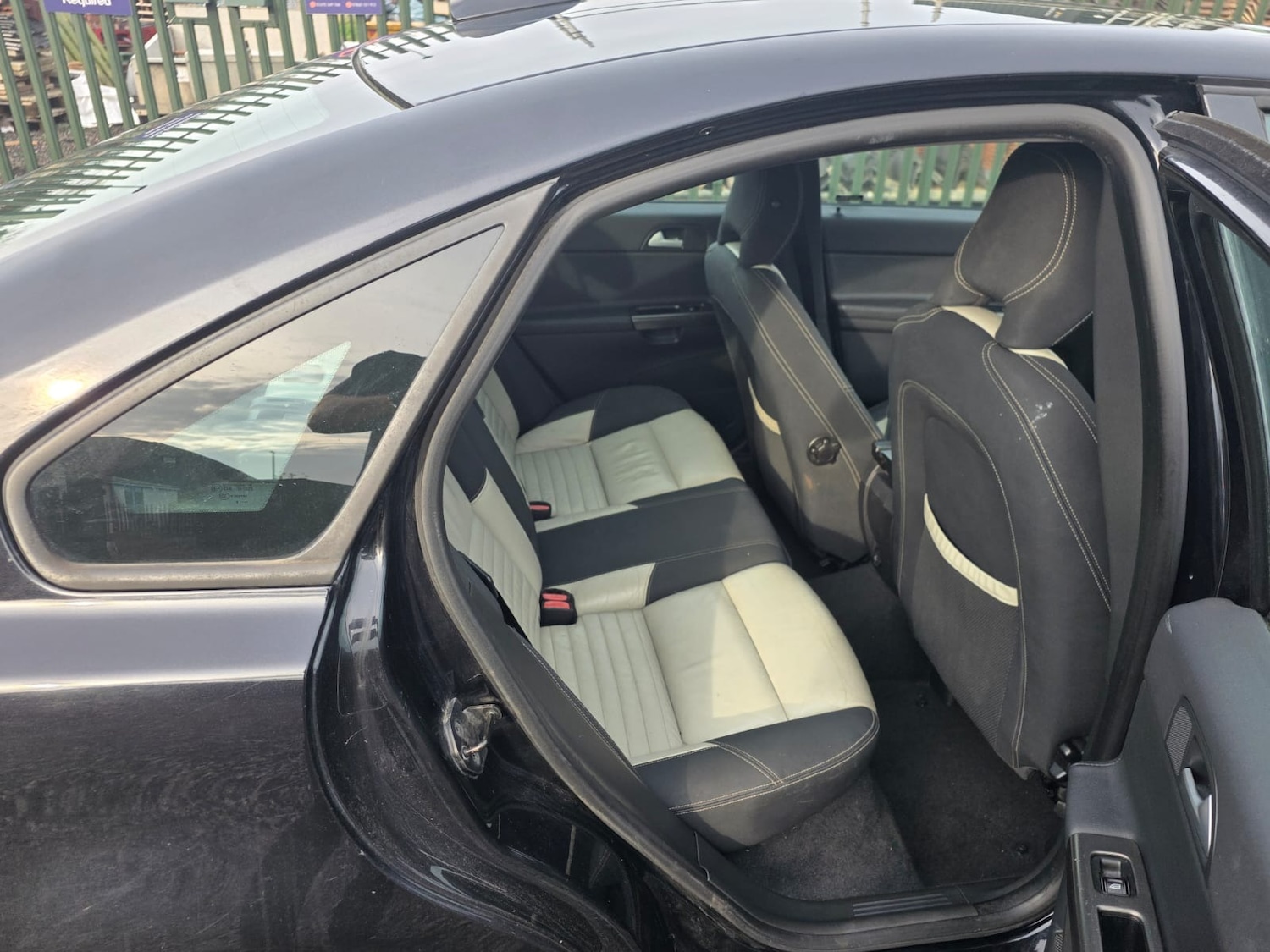 Used Volvo S40 2010 for sale - 76491862: Photo 10