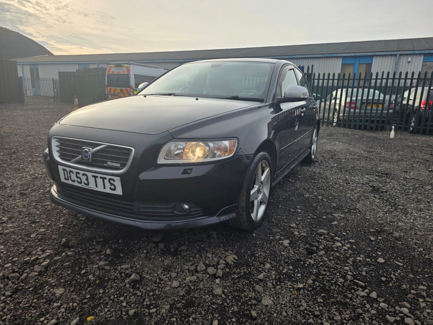 Used Volvo S40 2010 for sale - 76491862: Photo 2
