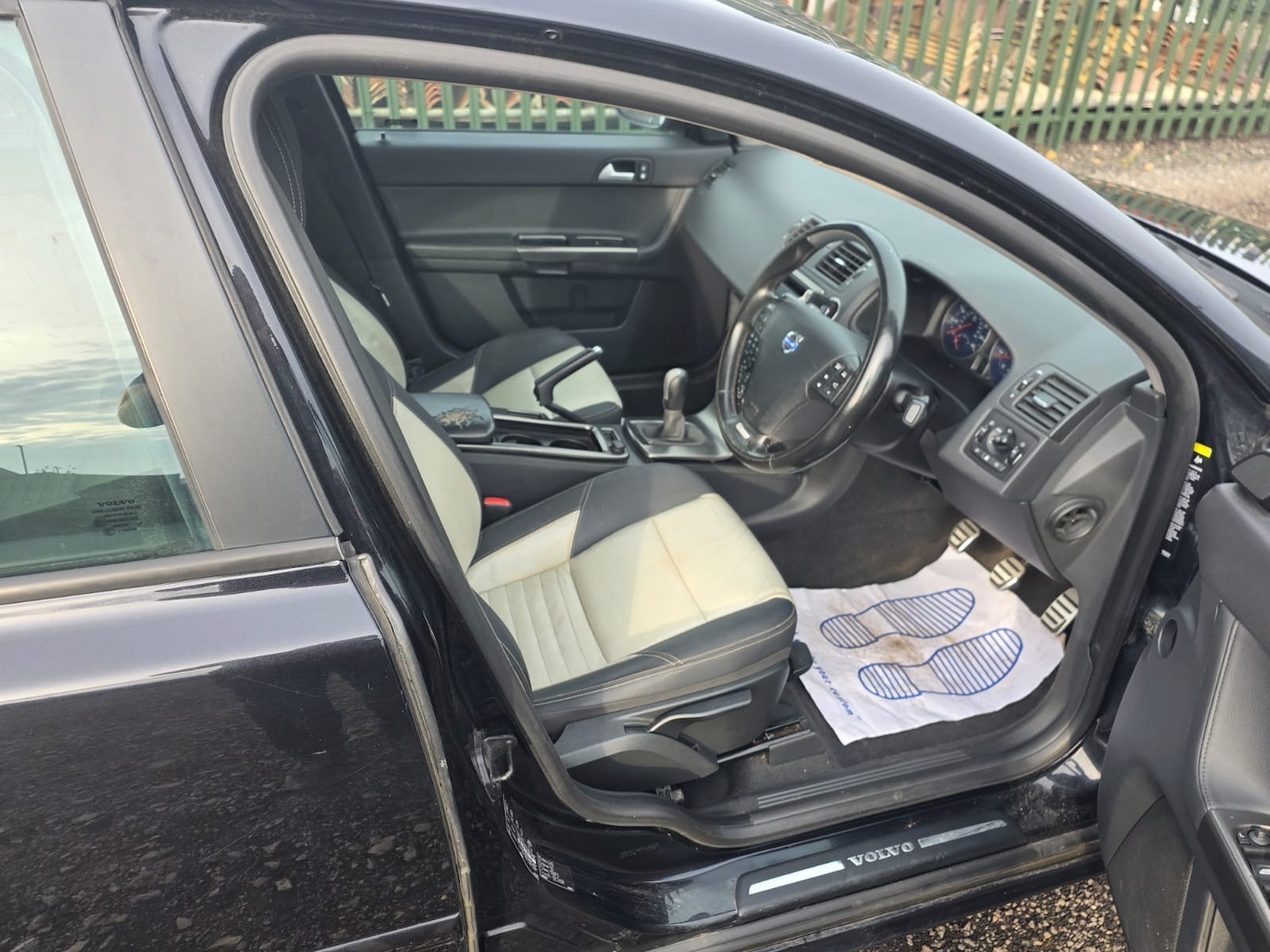 Used Volvo S40 2010 for sale - 76491862: Photo 9