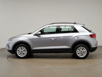 Used Volkswagen T-Roc 2023 for sale - 78560006: Photo