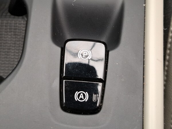 Used Volvo XC40 2018 for sale - 76165821: Photo 15