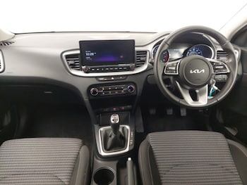 Used Kia XCeed 2024 for sale - 76129735: Photo 2