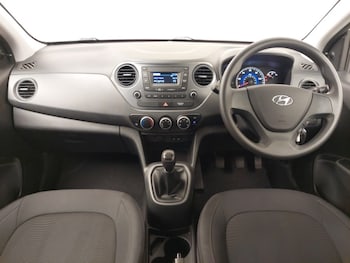 Used Hyundai i10 2018 for sale - 76493186: Photo